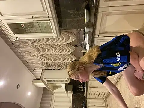 Amazoniiaa online show from March 4, 7:32 pm