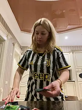 Amazoniiaa online show from March 5, 3:29 pm