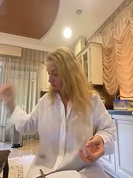 Amazoniiaa online show from September 14, 6:23 am