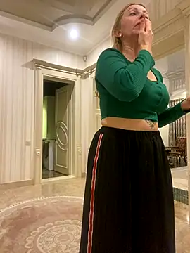 Amazoniiaa online show from September 26, 7:18 pm