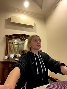 Amazoniiaa online show from November 25, 2:50 pm