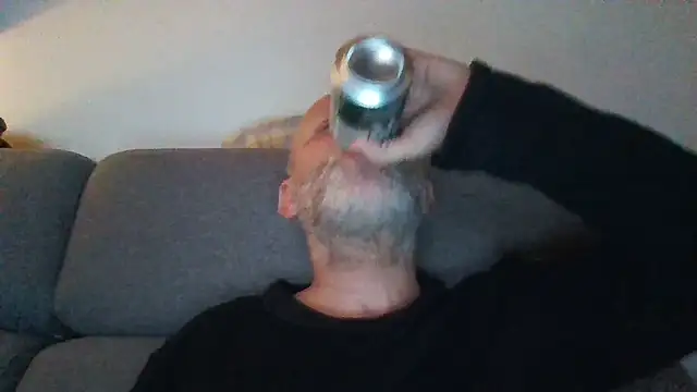 davigochi77bcn online show from December 18, 9:10 pm