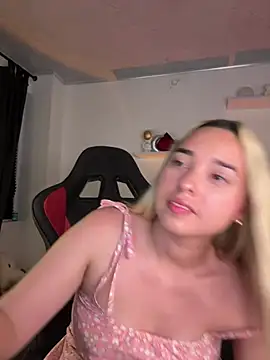 Irisweet  online show from March 5, 9:37 pm