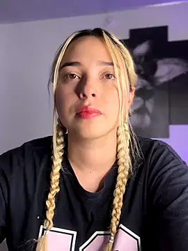 Irisweet  online show from September 15, 10:10 pm