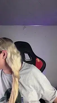 Irisweet  online show from November 8, 3:56 pm