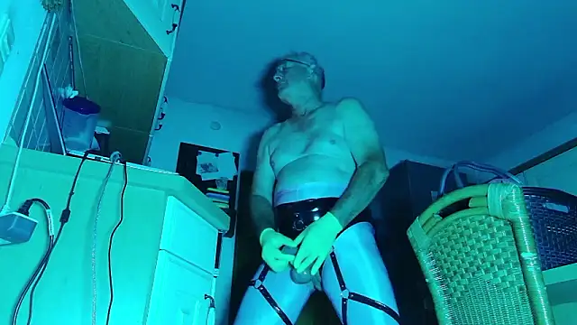 Snapshot of Sexspielzeug-1 chatting on September 20, 10:00 pm Sexspielzeug-1 online show from September 20, 10:00 pm