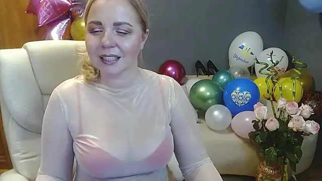 Snapshot of Cute_sun chatting on December 11, 12:12 am Cute sun online show from December 11, 12:12 am