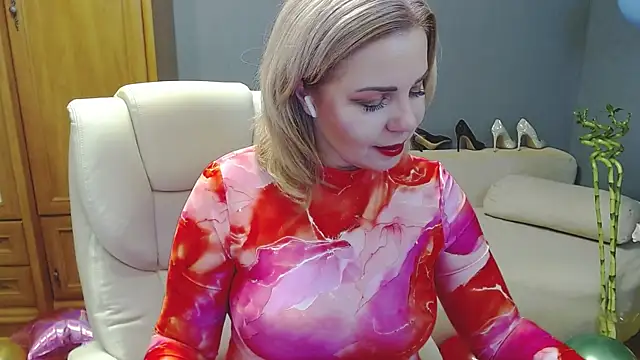 Snapshot of Cute_sun chatting on December 14, 9:45 pm Cute sun online show from December 14, 9:45 pm