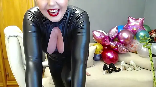 Snapshot of Cute_sun chatting on December 20, 5:29 pm Cute sun online show from December 20, 5:29 pm