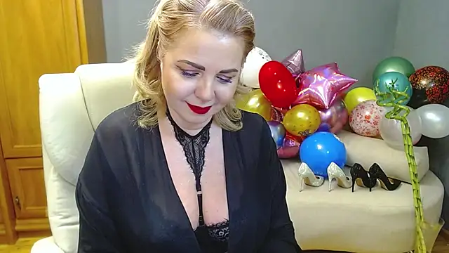 Snapshot of Cute_sun chatting on December 21, 10:51 pm Cute sun online show from December 21, 10:51 pm