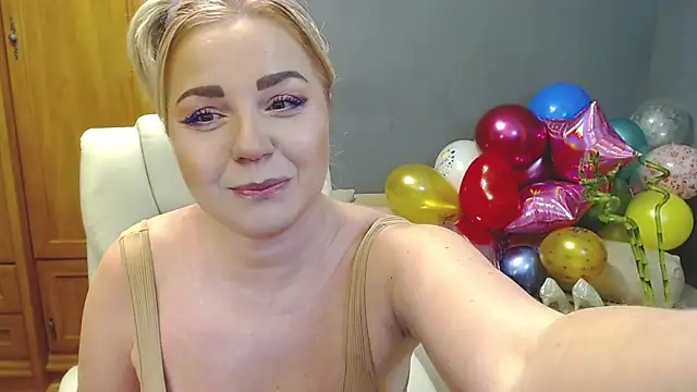 Snapshot of Cute_sun chatting on December 22, 8:36 pm Cute sun online show from December 22, 8:36 pm