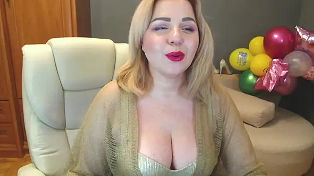 Snapshot of Cute_sun chatting on February 12, 6:29 am Cute sun online show from February 12, 6:29 am