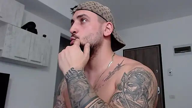 Snapshot of _DylanGreen chatting on January 7, 1:03 pm DylanGreen online show from January 7, 1:03 pm