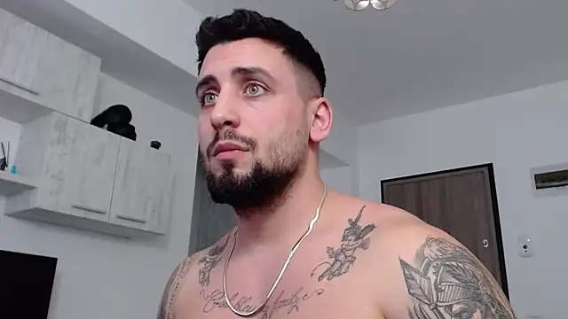 Snapshot of _DylanGreen chatting on January 18, 11:54 am DylanGreen online show from January 18, 11:54 am