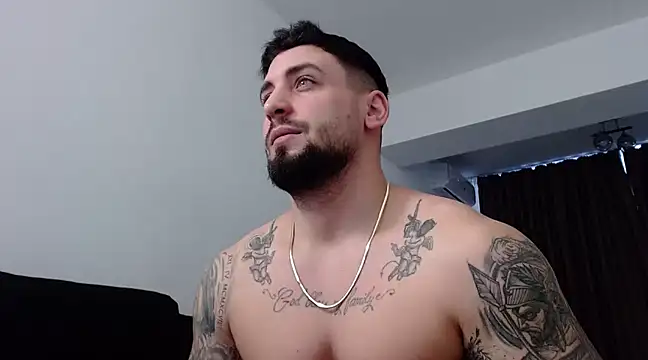 Snapshot of _DylanGreen chatting on February 21, 8:51 am DylanGreen online show from February 21, 8:51 am