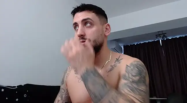 Snapshot of _DylanGreen chatting on February 26, 8:59 am DylanGreen online show from February 26, 8:59 am