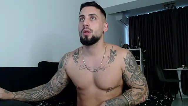 Snapshot of _DylanGreen chatting on October 2, 8:10 am DylanGreen online show from October 2, 8:10 am