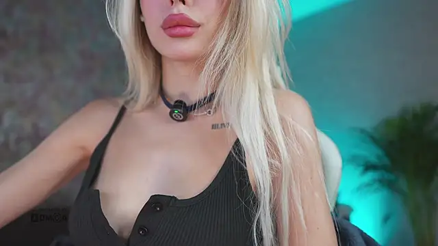 Snapshot of misstics_ chatting on November 19, 6:41 pm misstics online show from November 19, 6:41 pm