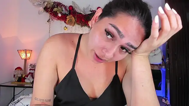 Snapshot of ISABELLASSMITH chatting on January 6, 9:00 pm ISABELLASSMITH online show from January 6, 9:00 pm