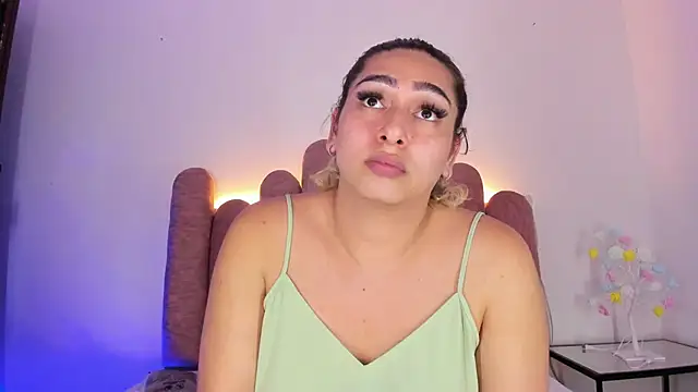 Snapshot of ISABELLASSMITH chatting on January 25, 3:19 am ISABELLASSMITH online show from January 25, 3:19 am