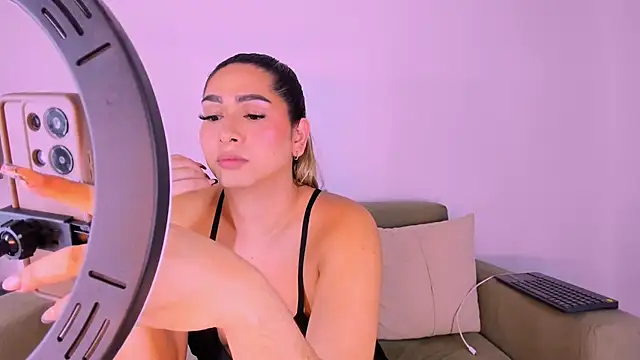 Snapshot of ISABELLASSMITH chatting on February 25, 6:03 am ISABELLASSMITH online show from February 25, 6:03 am