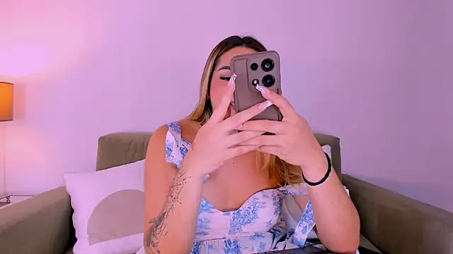 Snapshot of ISABELLASSMITH chatting on March 11, 9:59 pm ISABELLASSMITH online show from March 11, 9:59 pm