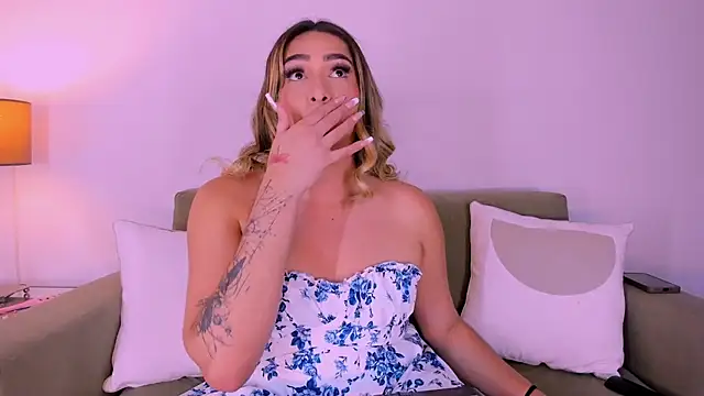 Snapshot of ISABELLASSMITH chatting on March 13, 7:53 am ISABELLASSMITH online show from March 13, 7:53 am