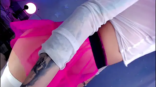 LickLizzy online show from January 10, 4:01 am