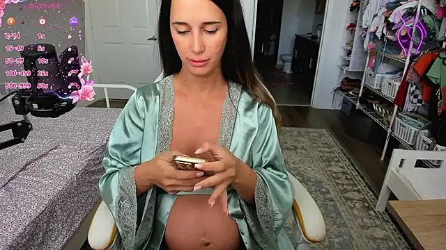 Snapshot of sweetbuttocks1 chatting on September 14, 4:50 pm sweetbuttocks1 online show from September 14, 4:50 pm