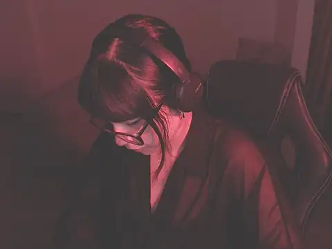 Snapshot of modjo_ chatting on December 11, 2:19 am modjo online show from December 11, 2:19 am