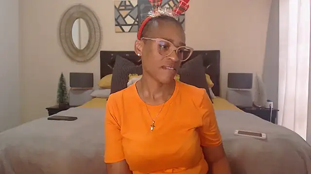 Creamyass22 online show from December 23, 1:13 pm