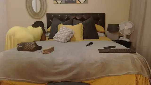 Creamyass22 online show from January 7, 7:28 pm