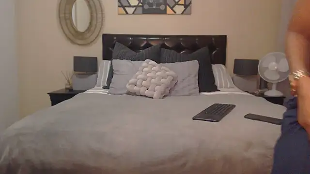 Creamyass22 online show from January 16, 4:07 pm