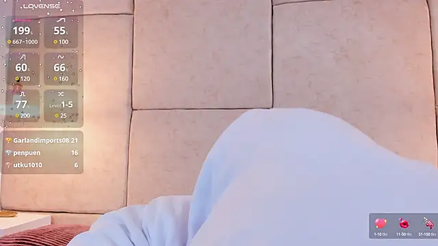 aisha vs online show from December 28, 3:04 pm