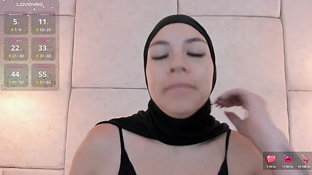 aisha vs online show from December 31, 12:15 pm