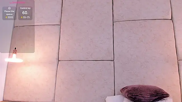 aisha vs online show from January 17, 12:21 pm