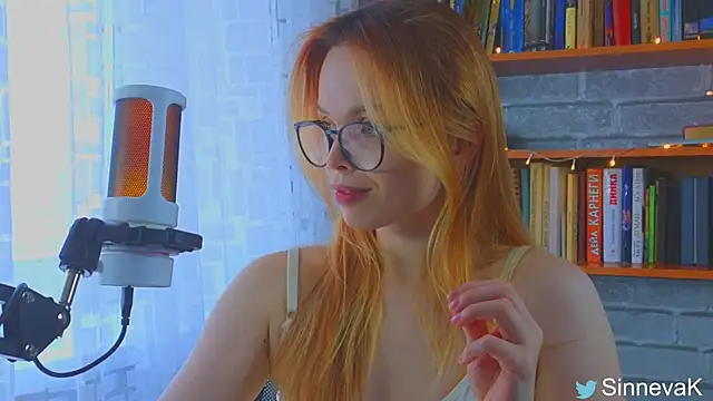 sinteas online show from March 11, 12:50 pm