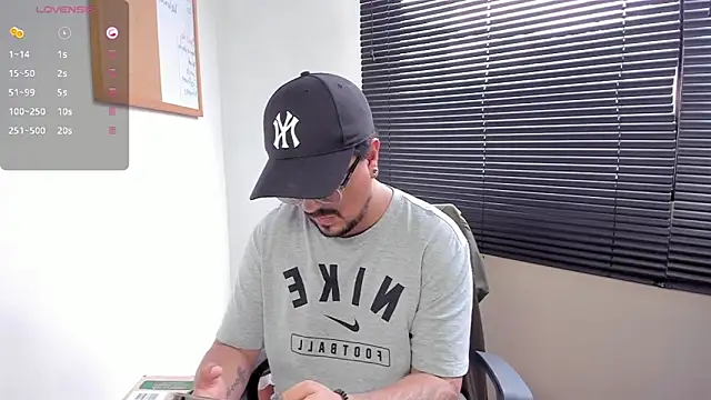 DaviidEvans  online show from December 2, 5:26 pm