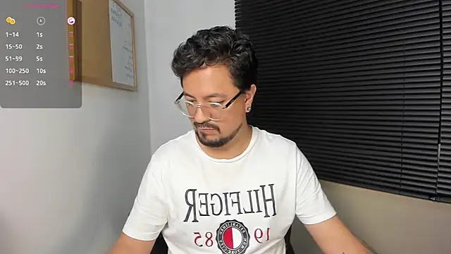 DaviidEvans  online show from December 11, 1:26 am