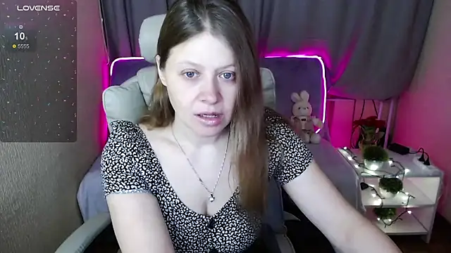 alekasamui online show from February 12, 12:27 am