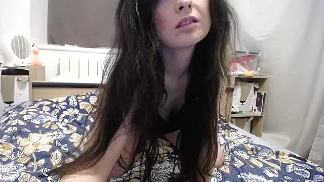 desirmiss1 online show from February 24, 9:43 am