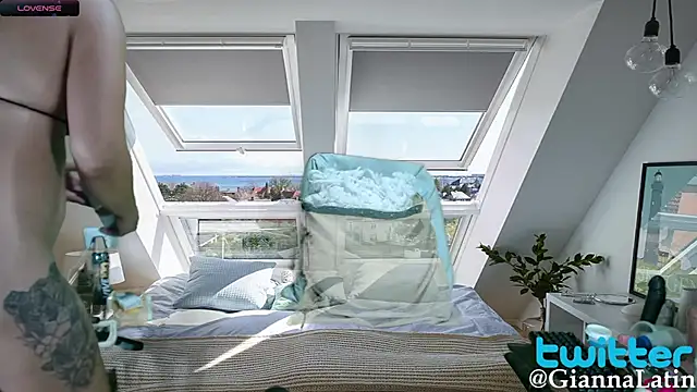 Gianna latin online show from February 18, 8:03 pm