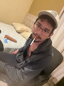 Tomthelong online show from February 6, 11:43 am