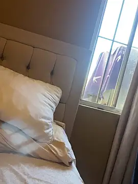 Tomthelong online show from February 20, 3:41 pm