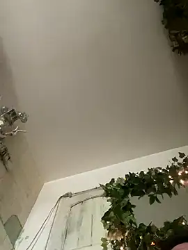 Tomthelong online show from October 6, 5:54 pm