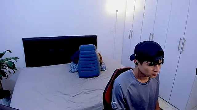 Eiden allenx online show from January 22, 1:32 pm