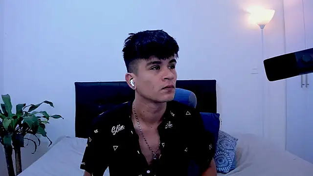 Eiden allenx online show from January 27, 2:02 pm