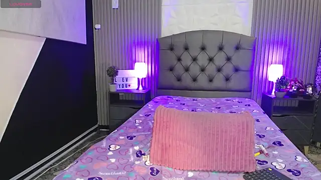 cheryl hs online show from December 20, 1:47 am