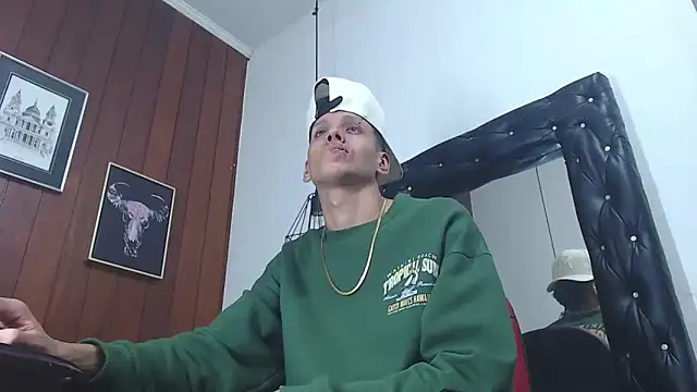 Snapshot of GaboReyes chatting on January 25, 3:51 am GaboReyes online show from January 25, 3:51 am