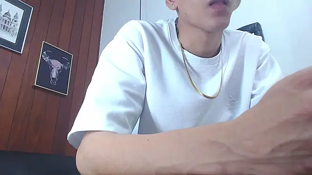 Snapshot of GaboReyes chatting on February 4, 7:51 am GaboReyes online show from February 4, 7:51 am